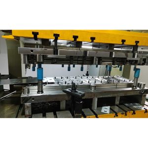 Cetakan stamping pelat penutup yang efisien